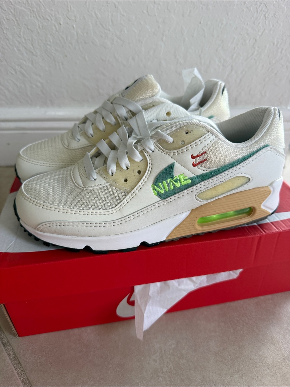 NWT and box Women Nike air max 90 se cream